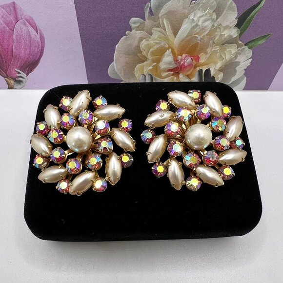 For @naturelover1970 Ony - Pearl and Aurora Borealis Pinwheel CLIP Earrings - Picture 3 of 5